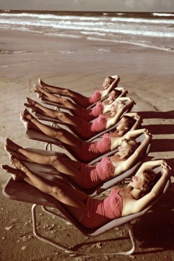 nlscentofawoman: Love this..all those girls in bathing suits..
