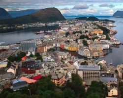 wanderlustav:This view is from Aksla Hill. Alesund is a fairy