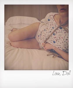 kissmedeadlydoll:  Hotel Polaroids- 5/3/16 reminiscing about