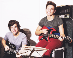 dailyonedirection:  One Direction for Penshoppe 
