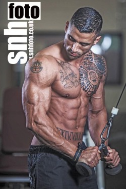 cdnlifter27:  Haider MehdiPhotos: SNH Foto   https://www.facebook.com/HaiderMehdiPersonalTraining/photos_stream