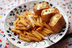 foodluxury:  Love Food? This blog is for you. 
