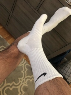 collegesocks22: Nike socks after the gym  