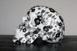 fer1972:  Porcelain Skulls by NooN
