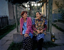 5centsapound:  Ioakim Eskildsen: Roma Journeys (Roma from Hungary,