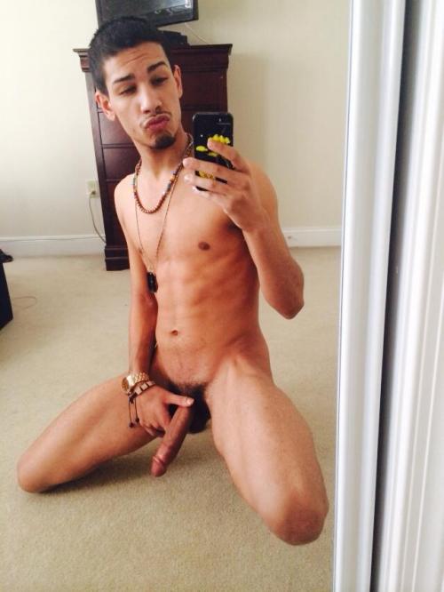romaaano:   Thanks Jobey for the hot and sexy pics!  Jobey sent us a bunch of pics so look for more of him tomorrow.  He is a hot and chill guy so check him out and hit him up here: IG: Jobeyzero Please send pics to: Por favor manda tus fotos a: betomarti
