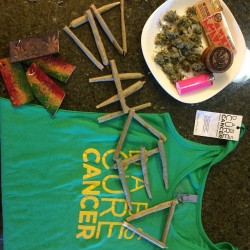 weedporndaily:  Prep work for the cannabis cup. We love Seattle! by