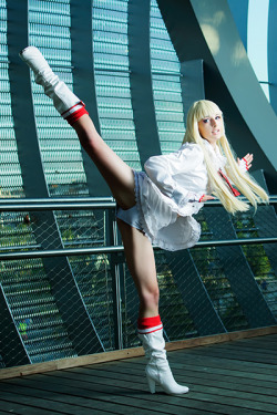 kamikame-cosplay:    Awesome kick!!! Ivy cosplay  as Lili Rochefort