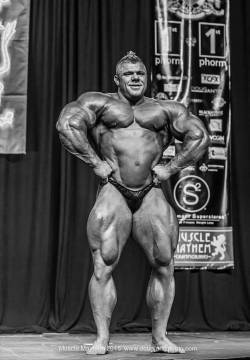 fanomuscle:  Justin Compton  Love this mass monster.
