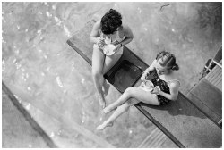 lemaillotdebain:  J.A.Hampton. Two women having tea on the diving