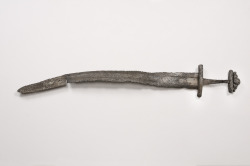 coolartefact:  Viking’s iron sword, 1000 years old  Source: