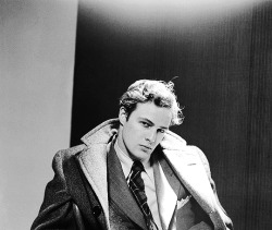 babeimgonnaleaveu:  Marlon Brando photographed by Cecil Beaton,