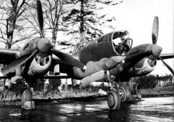 retrowar:  Droop Snoot P-38J