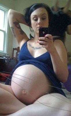 omgpussypregolicked:  pregnant-daily-xxx: Horny banana !