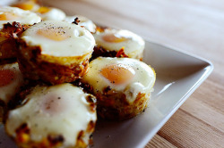 guardians-of-the-food:Eggs in Hash Brown Nests