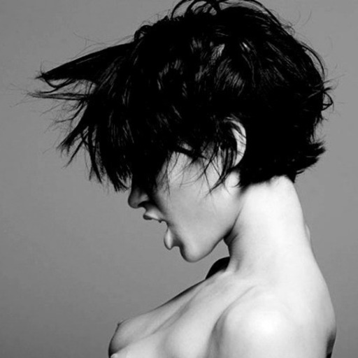 the-barbgurl:raesteagarden:Fuck it… I’m say’n it… Short-haired