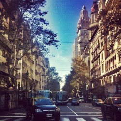 diegon:  lindo día en #buenosaires #argentina #sky 