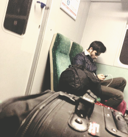 harryfetish:   Zayn on a train (13th January)    i love how zayn