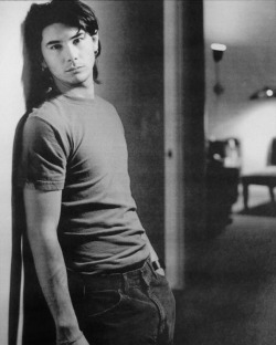 weirdnative16:  Hey, pinkfloyddarkside, look at James Duval.