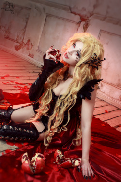 cosplayhotties:  Barbello 12 by Yui-Lang  She needs more cosplayers.