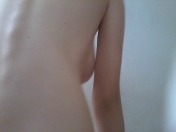 sorelips:  this pic was an accident but I kinda like it