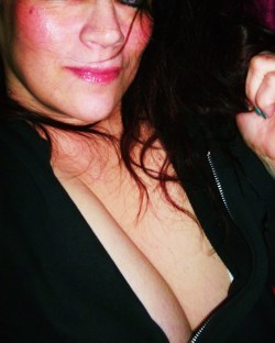 mylonelybreasts:  they just won”t stay on my hoodie, or my