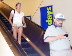 Women nude or flashing in the outdoors or public 