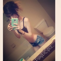 sendnudespl0x:  Come relax and stuff with me