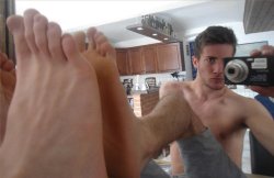 MALE FOOT FETISH