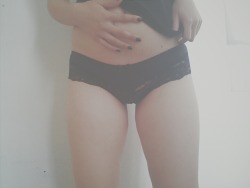 hott-fuxkery:  New underwear!! Black and white lacies ^^ 