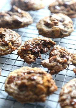 ilovedessert:  Crispy Bits Chocolate Chip Cookies