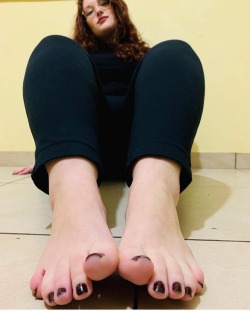 jfc223:  @dakotaroses20 #pies #pied #pieds #piedini #pés #pezinhos