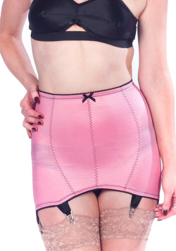 myretrocloset:  This roll on girdle is one of our favourites! We