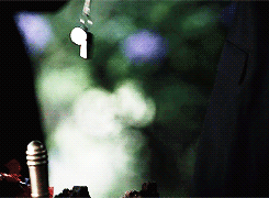 mumfordness:  #no one hugged matt and it makes me want to kill