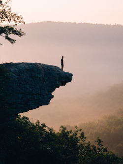 americayall:  Hawksbill Crag, Arkansas.www.americayall.comshot