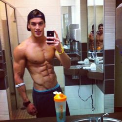 fraternityrow:  gymspiration  