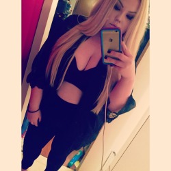 buxom-barbie:  Im feelin myself. And going out on a Tuesday.