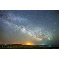 Meteor in the Milky Way #nasa #apod  #lyrid #meteor #shower #comet