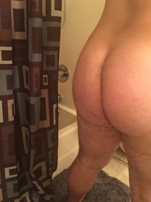 kubtastrophe:  steimle86:  titaniumcubbery:  Thought I needed some new pictures posted.  ðŸ˜˜  Yumm  Oh hey I did that tattoo  Omg, your tattoo artist finding your naked pics oh Tumblr. Love it.