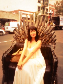 greydelisle:  The throne is MINE!!!