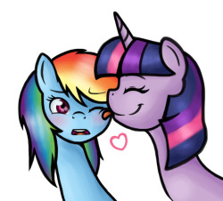 twidashlove:  Twilight used “Lick”! It’s super effective.