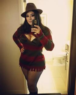 ivydoomkitty:  Sweet dreams are made of this…  #ivydoomkitty