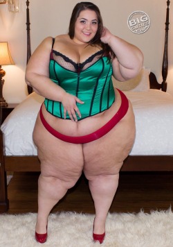 Merry Christmas!!!   My newest set is up at BoBerry.BigCuties.com ðŸŽ„ðŸŽ„ðŸŽ„ðŸŽ„ðŸŽ„ðŸŽ„ðŸŽ„ðŸŽ„ðŸŽ„ Happy Holidays everyone!!