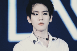 mochiwon:  Baekhyun’s hairporn 