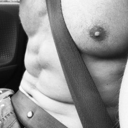 chinesemale:Buckled up after brekkie and ready to go shoot @shawnsin5ta