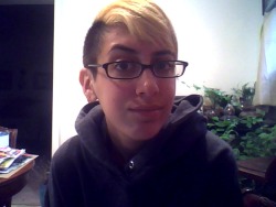 welp here’s my new hair cut won’t be dyeing it until