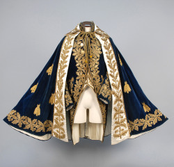 scumbugg:  18thcenturyfop:  GENTS FRENCH METALLIC EMBROIDERED