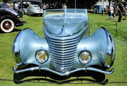 misterlemonzafterlife:  frenchcurious:Delahaye 145 Roadster by