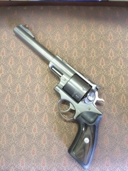 gunrunnerhell:  Ruger Super Redhawk A large revolver that comes