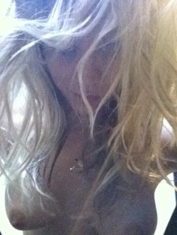 leaked-celebs-nude:  Two Brand New Kaley Cuoco Selfies Released!